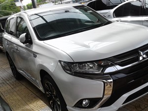 mitsubishi-outlander-2016-jeeps-for-sale-in-colombo