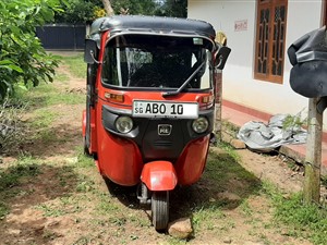 bajaj-dual-head-lamps--4---stroke-2016-three-wheelers-for-sale-in-ratnapura