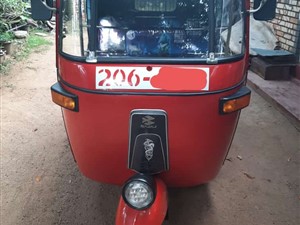 bajaj 2 stock three wheeler