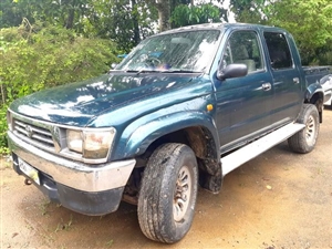 toyota-hilux-2000-jeeps-for-sale-in-gampaha