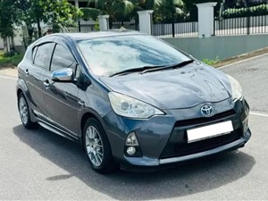 Toyota Aqua Car for rent