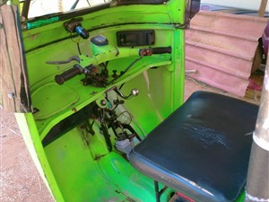 bajaj-gy-2002-three-wheelers-for-sale-in-kandy