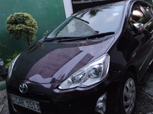 toyota-aqua-s-limited-2015-cars-for-sale-in-kalutara