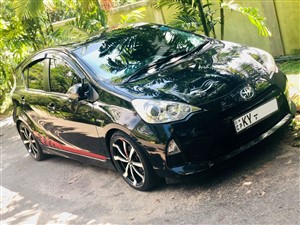 toyota-aqua-s-limited-2013-cars-for-sale-in-kandy