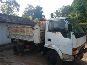 mitsubishi-fuso-1983-trucks-for-sale-in-puttalam