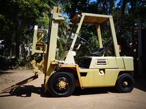 komatsu-2.5-ton-komatusu-diesel-fork-lift-1999-machineries-for-sale-in-gampaha