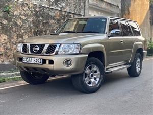 nissan-patrol-2013-jeeps-for-sale-in-colombo