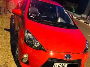 toyota-aqua-g-grade-2013-cars-for-sale-in-gampaha