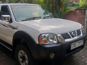 nissan-d-22-4x4-wheel-japan-2004-pickups-for-sale-in-colombo