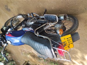 kinetic-boos-indian-bike-2005-motorbikes-for-sale-in-kandy