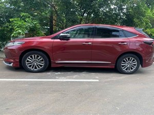 toyota-harrier-2017-jeeps-for-sale-in-colombo