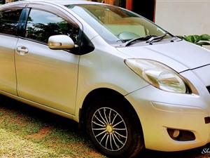 toyota-vitz-2007-cars-for-sale-in-kandy