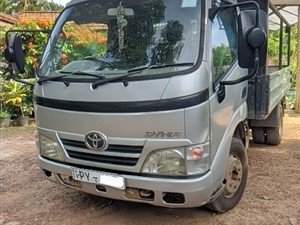 toyota-dyna-2009-trucks-for-sale-in-matara