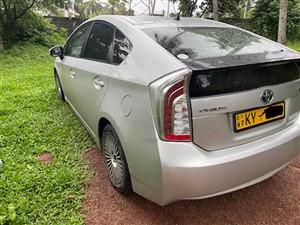 toyota-prius-2012-cars-for-sale-in-colombo