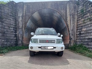 mitsubishi-pajero-gdi-2003-jeeps-for-sale-in-galle