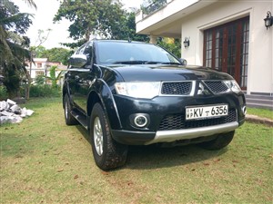 mitsubishi-montero-sport-2012-jeeps-for-sale-in-colombo