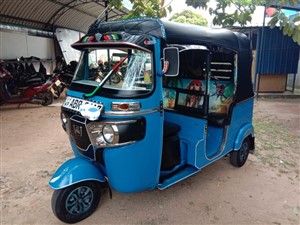 bajaj-4-strokes-2017-three-wheelers-for-sale-in-kilinochchi