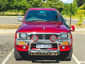 toyota-hilux-1998-jeeps-for-sale-in-gampaha