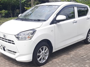 daihatsu-mira-eis-g-sa3-led-fulloption-pearlwhite-2017-2017-cars-for-sale-in-colombo