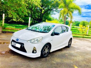 toyota-aqua-s-ltd-2013-cars-for-sale-in-gampaha