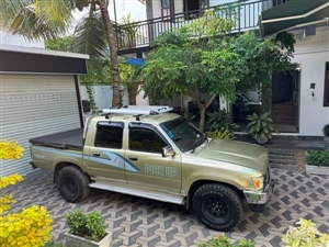 toyota-hilux-1988-jeeps-for-sale-in-gampaha