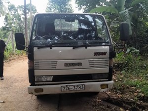 mazda-tiyan-1995-trucks-for-sale-in-moneragala