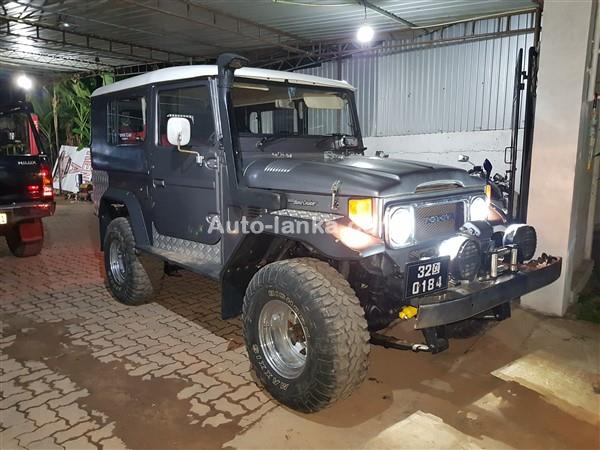 TOYOTA 4X4 Jeeps LJ78.
