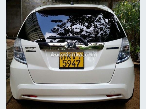 HONDA FIT HYBRID CAR FOR RENT