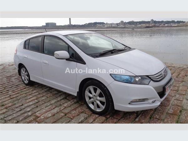 HONDA INSIGHT HYBRID CAR FOR RENT