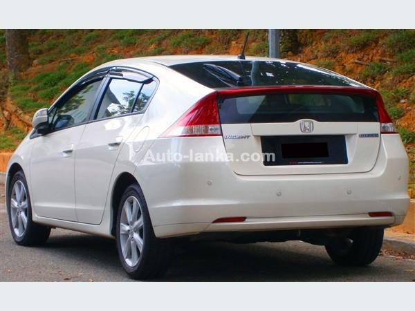 HONDA INSIGHT HYBRID CAR FOR RENT