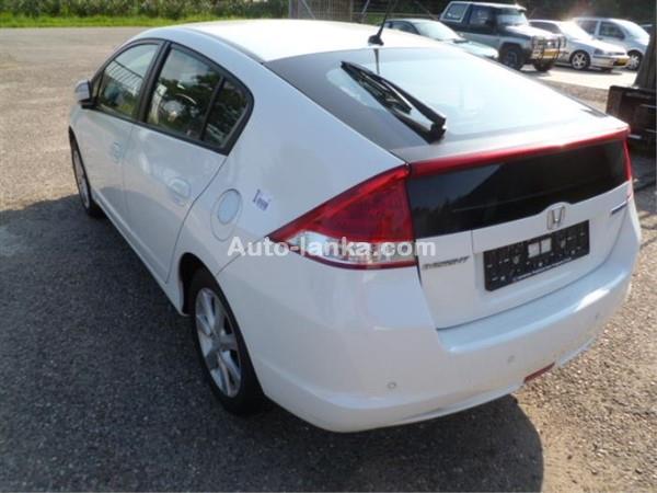 HONDA INSIGHT HYBRID CAR FOR RENT