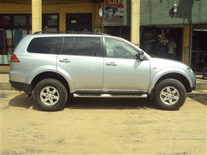 Mitsubishi Montero Sports for rent