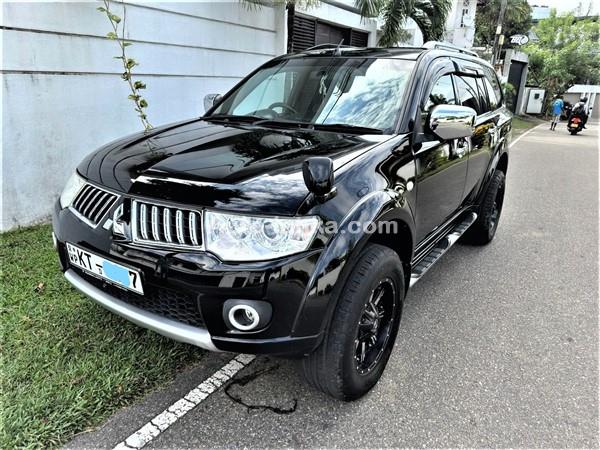 MITSUBISHI MONTERO SPORTS