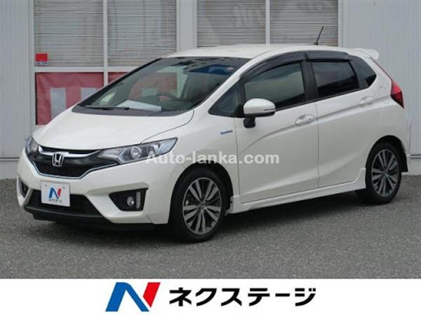 HONDA FIT GP5 FOR RENT