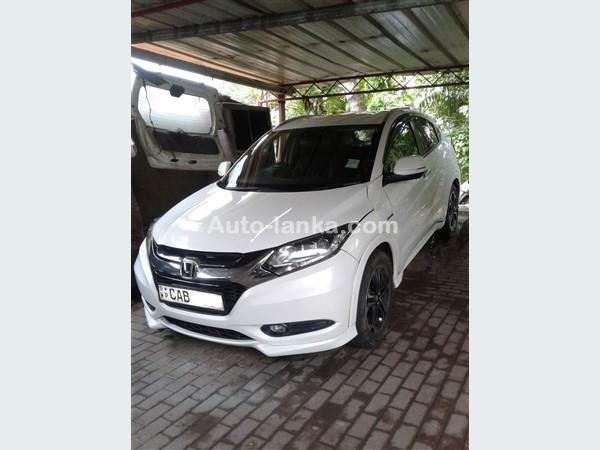 RENT A CAR- HONDA VEZEL JEEP