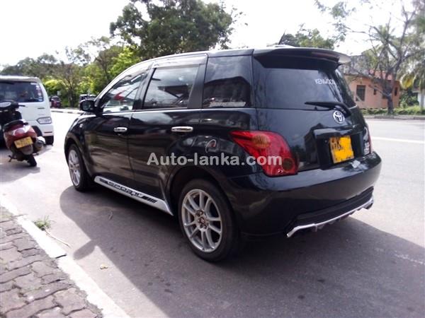 TOYOTA IST