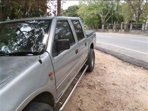 ISUZU DOUBLE CAB AVAILABLE FOR RENT