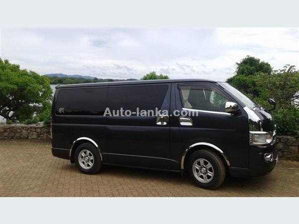 RENT A VAN KDH (FLAT ROOF)