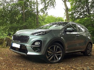 RENT A CAR KIA SPORTAGE
