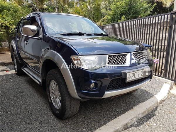 Rent a Cab - Mitsubishi L200