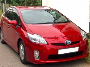 RENT A CAR TOYOTA PRIUS