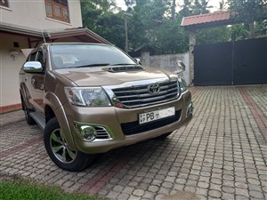 Toyota Hilux Vigo for Rent