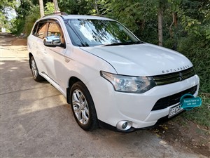 Rent a Jeep - Mitsubishi Outlander VIP Jeep 2014 is for rent