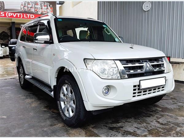 Mitsubishi Montero suv Jeep for rent