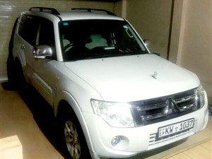 Mitsubishi Montero suv Jeep for rent
