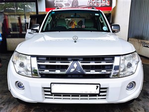 Mitsubishi Montero suv Jeep for rent