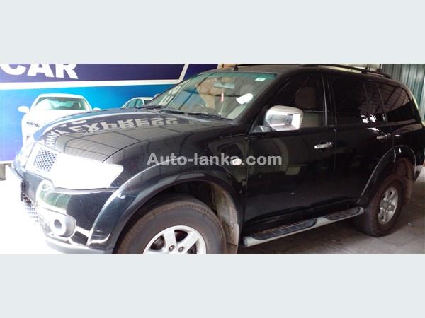 RENT A CAR- MONTERO SPORT  JEEP