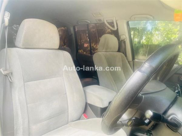 RENT A CAR IN COLOMBO - MONTERO V6 4X4 SUV FOR SELF DRIVE