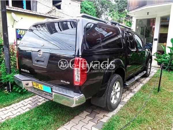 NISSAN NAVARA DOUBLE CAB FOR RENT