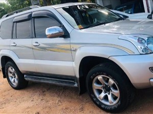 Land Cruiser Prado for rent - 7 Seater